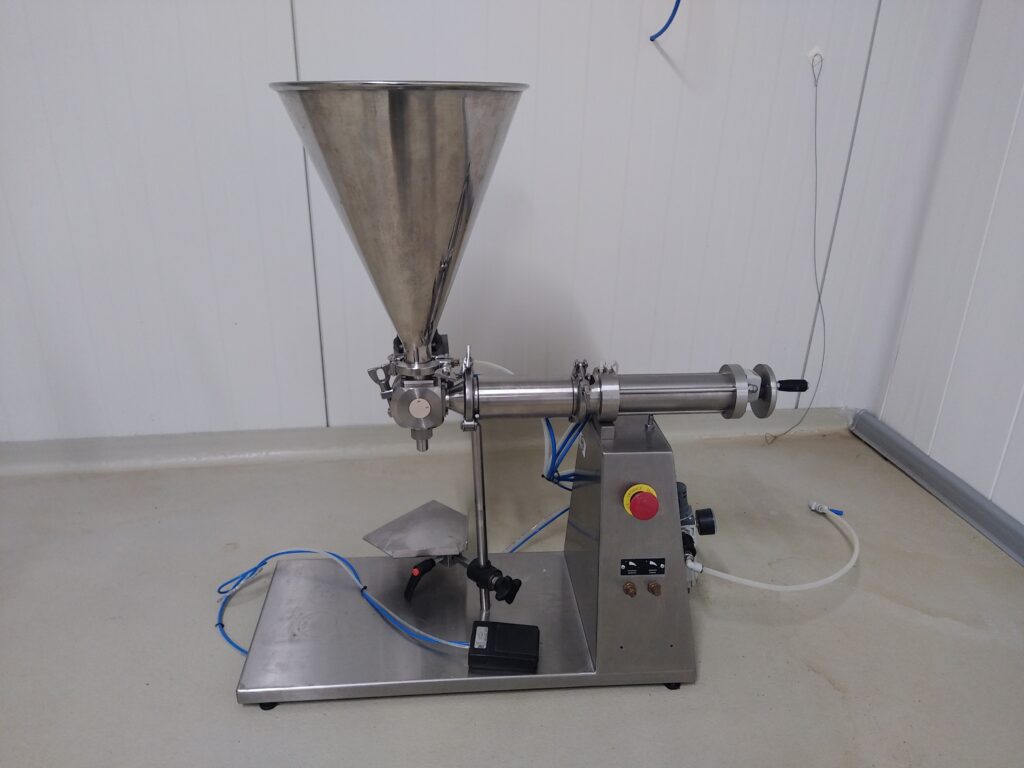 Doseuse capsuleuse generatuer de vapeur