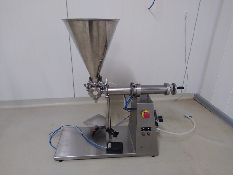 Doseuse capsuleuse generatuer de vapeur