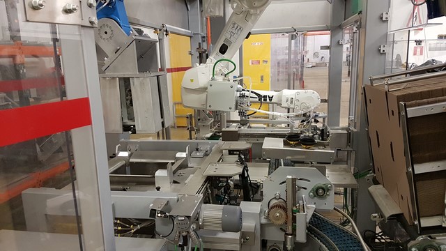 Encaisseuse Formeuse de caisse robotisée Futura 2016 — vue 1