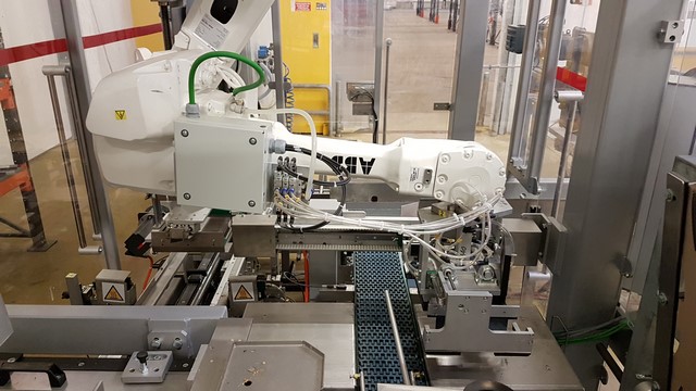 Encaisseuse Formeuse de caisse robotisée Futura 2016 — vue 3